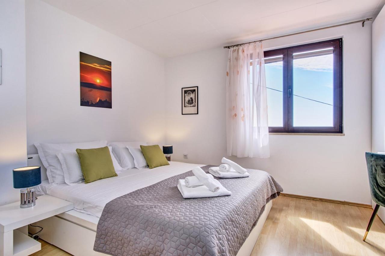 Apartment Mateo Miholascica Exteriér fotografie